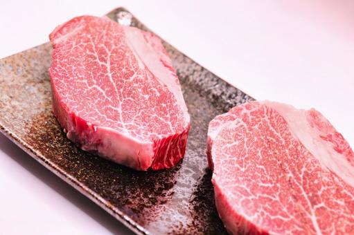 A4クラスフィレ肉ステーキ用肉　【約１００g×5（５枚）】